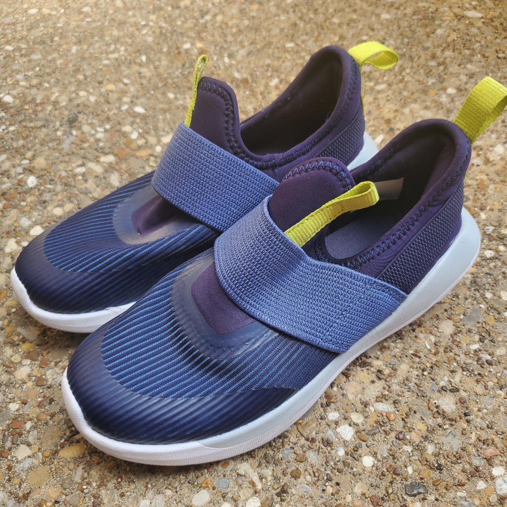 All In Motion Slip On Navy Blue Sneakers No Laces Youth 2 Like New Silver